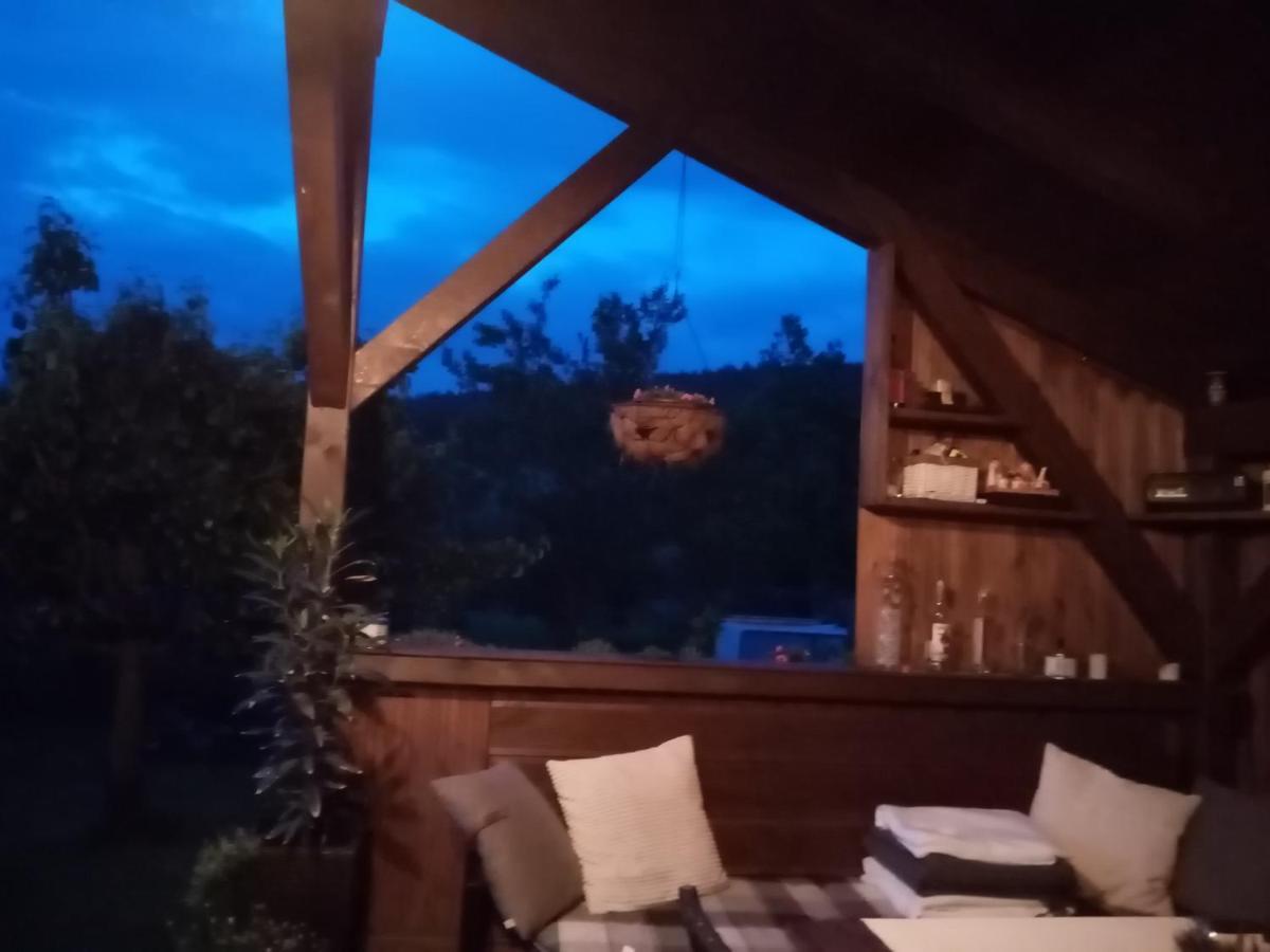 Mija Apartman S Vinnym Sklipkem, Zahradou A Grilem Kajov Exterior photo