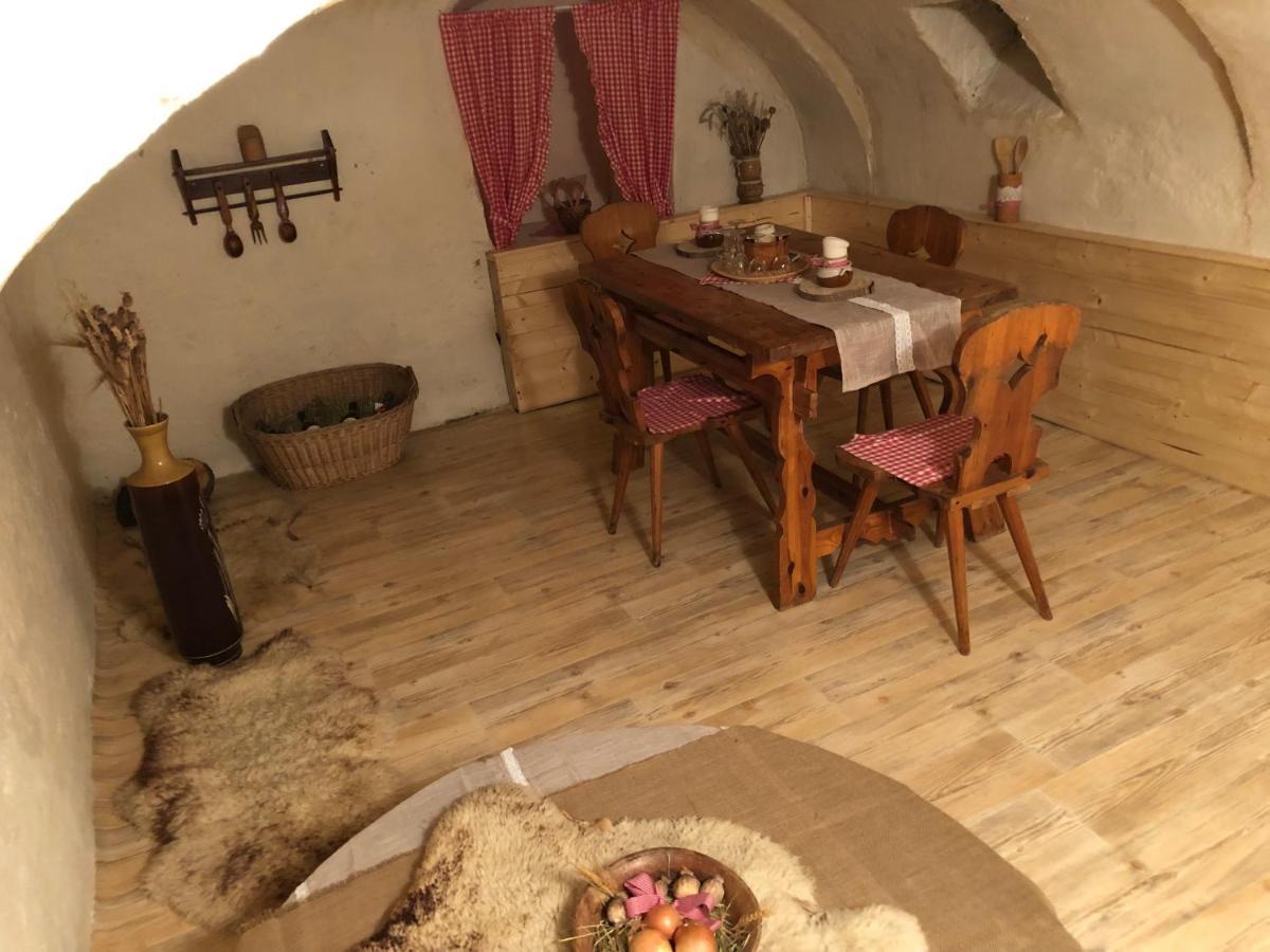 Mija Apartman S Vinnym Sklipkem, Zahradou A Grilem Kajov Exterior photo