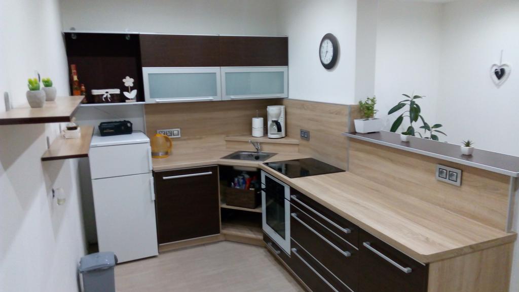 Mija Apartman S Vinnym Sklipkem, Zahradou A Grilem Kajov Exterior photo